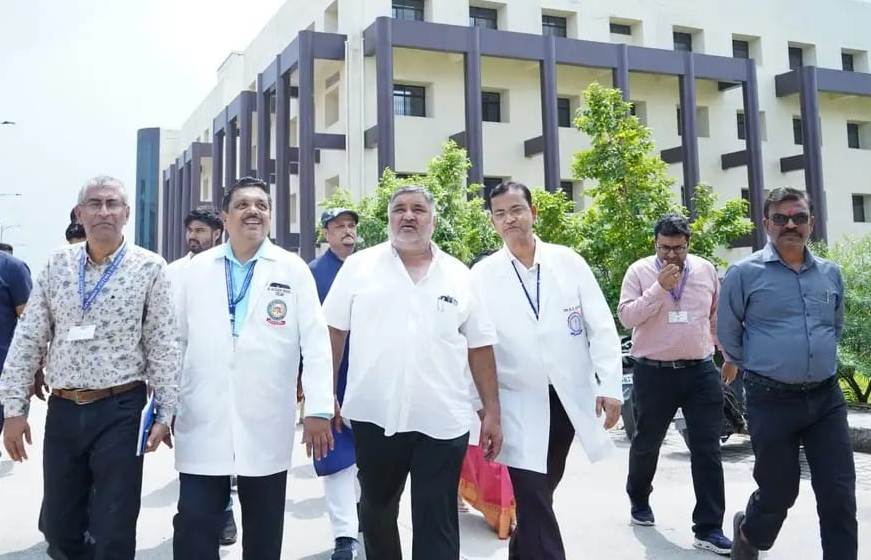 छात्रों की बात, जनप्रतिनिधि के साथ : संस्कृति मंत्री ने की मेडिकल छात्रों से चर्चा